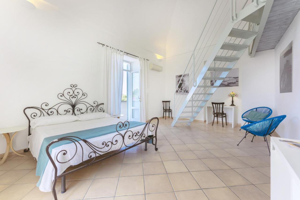 Palazzo Attila - Gioia Apartments Procida Exterior photo